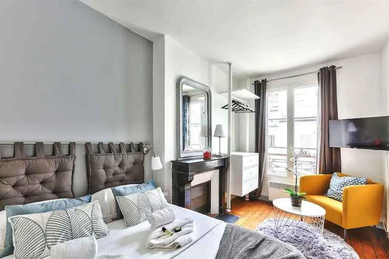 Appartement Tres Beau 2 Pieces - Viieme à Paris France